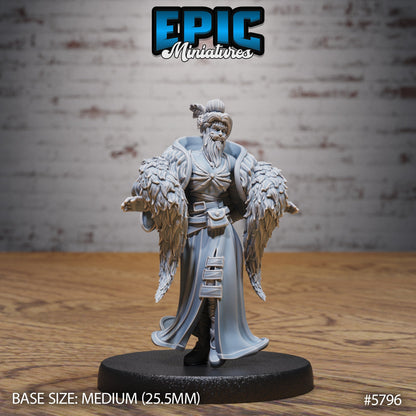 Bearded Lady – Enigmatic Performer Miniature