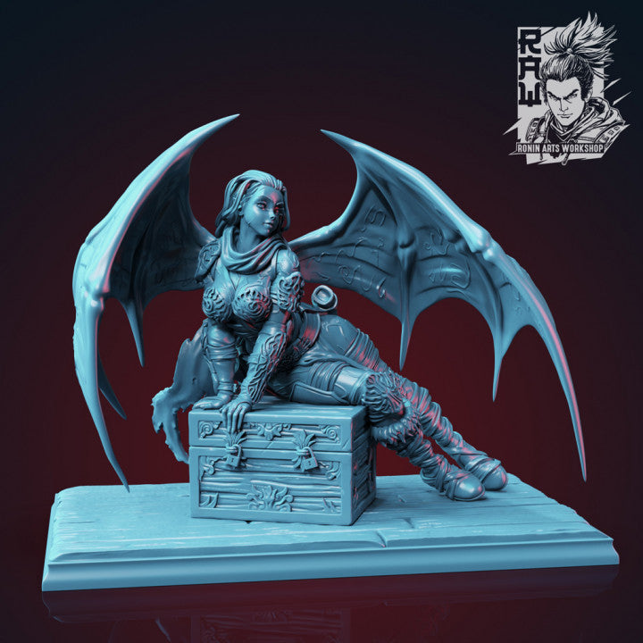 Succubus Izel (SFW/NSFW 18+)