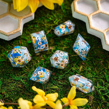 Bees And Flower Handmade Resin DND Dice Set