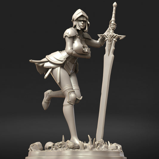 Brienne – Armored Knight / Female Paladin Warrior – Fantasy Miniature